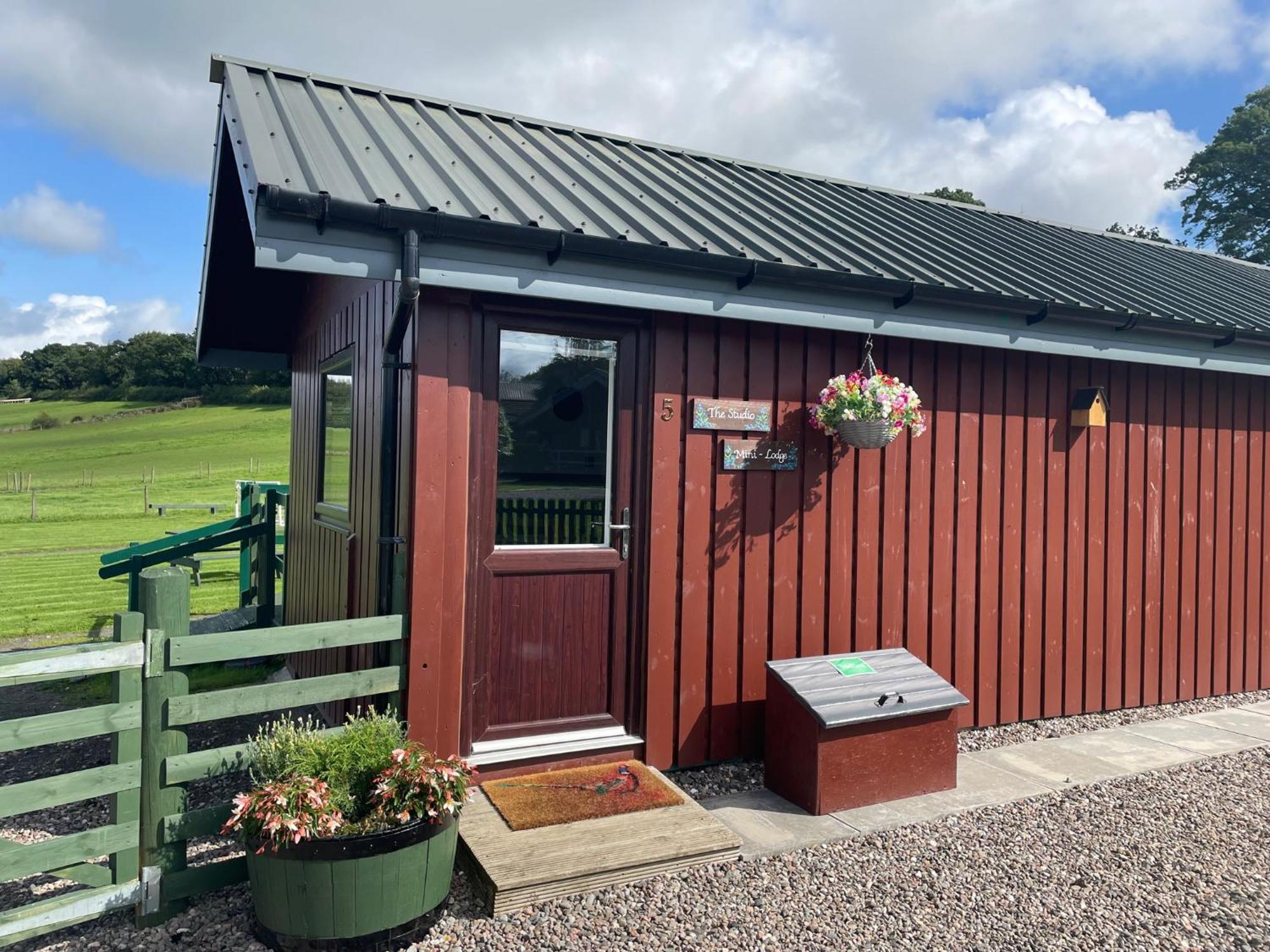 Wellsfield Farm Holiday Lodges Stirling Exterior photo